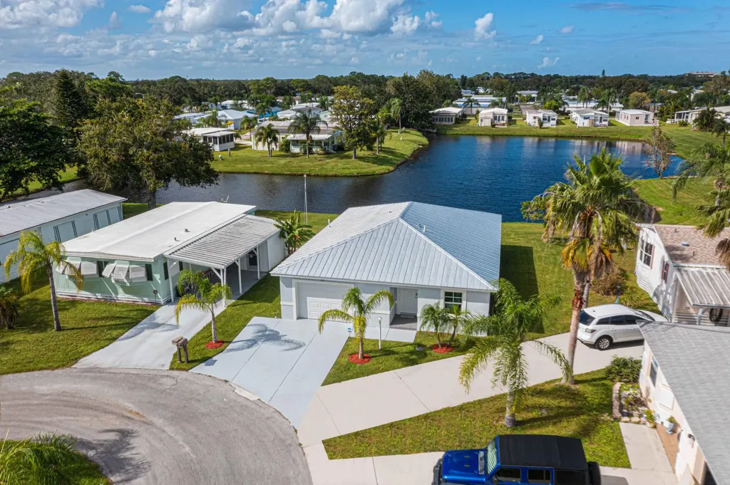 10 Juan Carlos Lane Port St Lucie FL 34952