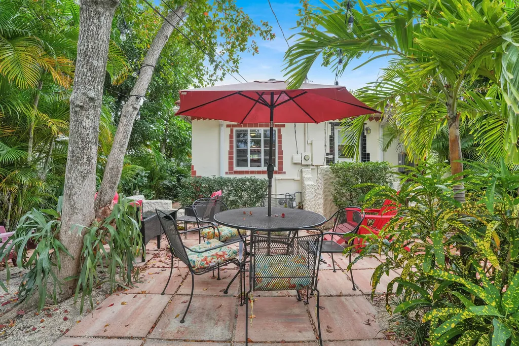 417 N 12th Avenue N Lake Worth FL 33460