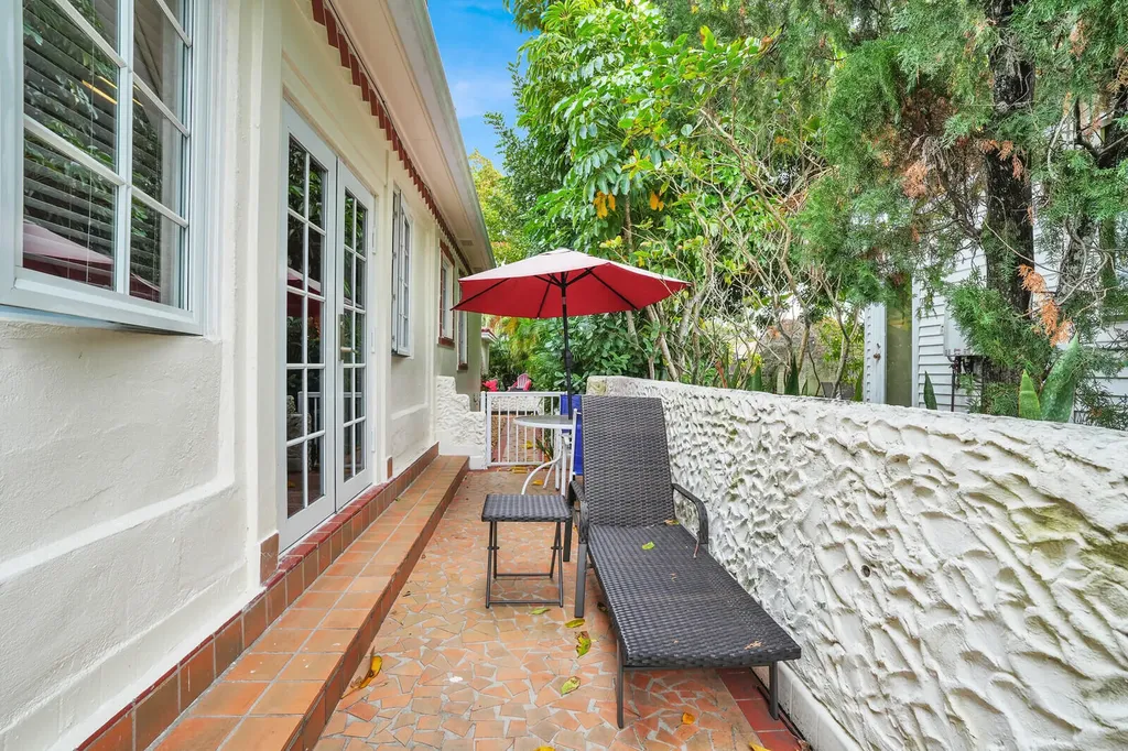 417 N 12th Avenue N Lake Worth FL 33460