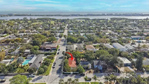 417 N 12th Avenue N Lake Worth FL 33460