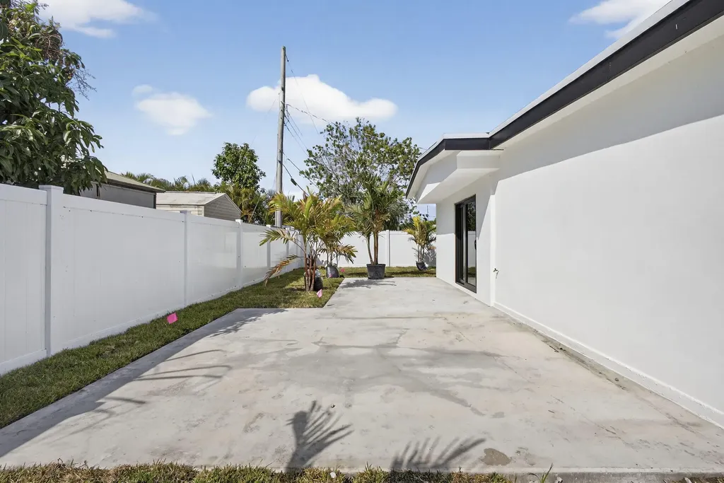 451 Dionne Drive West Palm Beach FL 33406