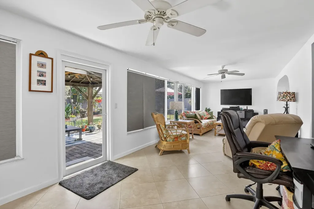 882 Azalea Court Plantation FL 33317