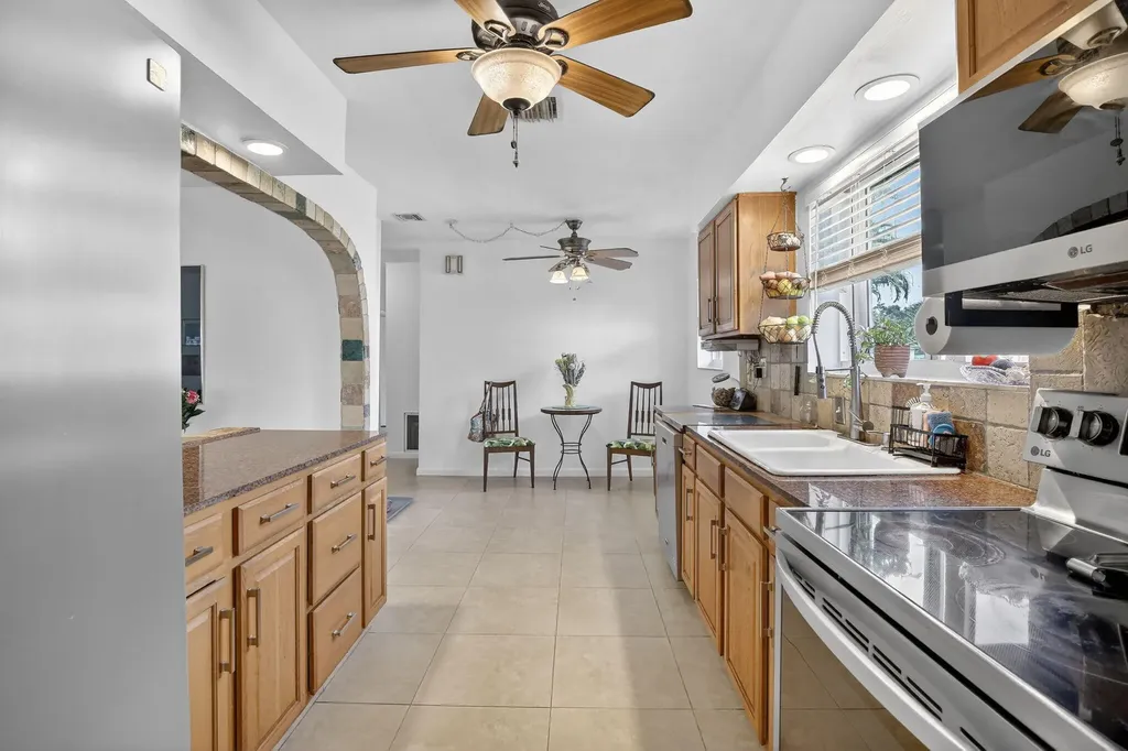 882 Azalea Court Plantation FL 33317