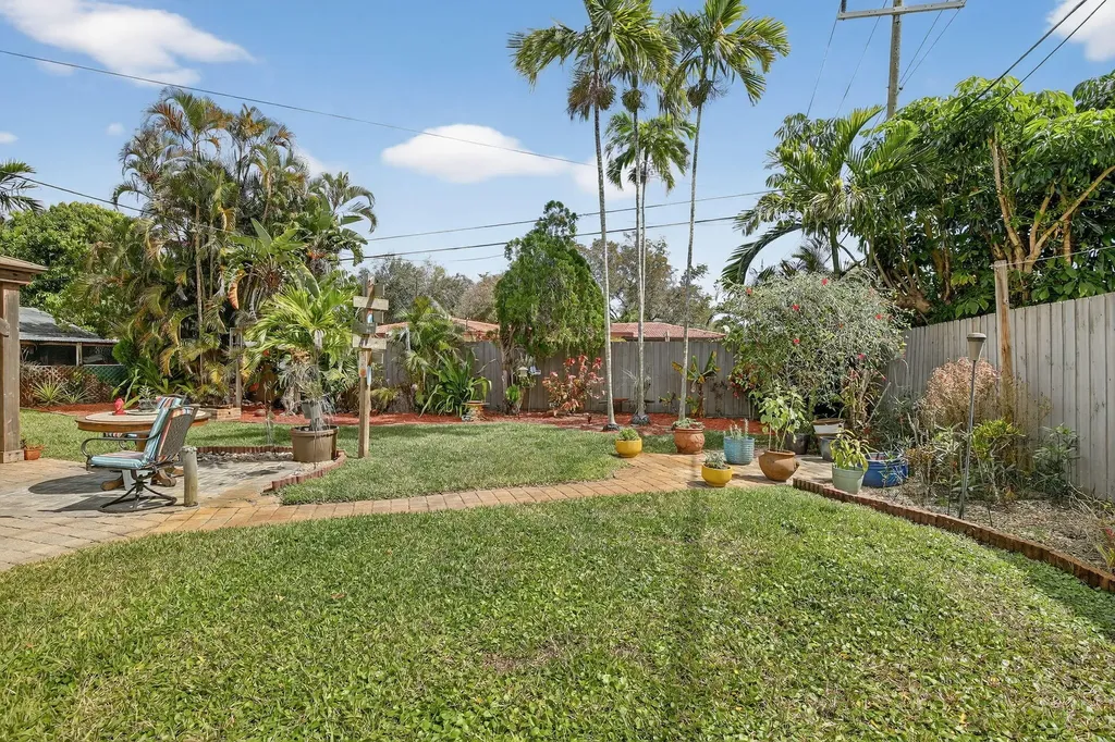 882 Azalea Court Plantation FL 33317