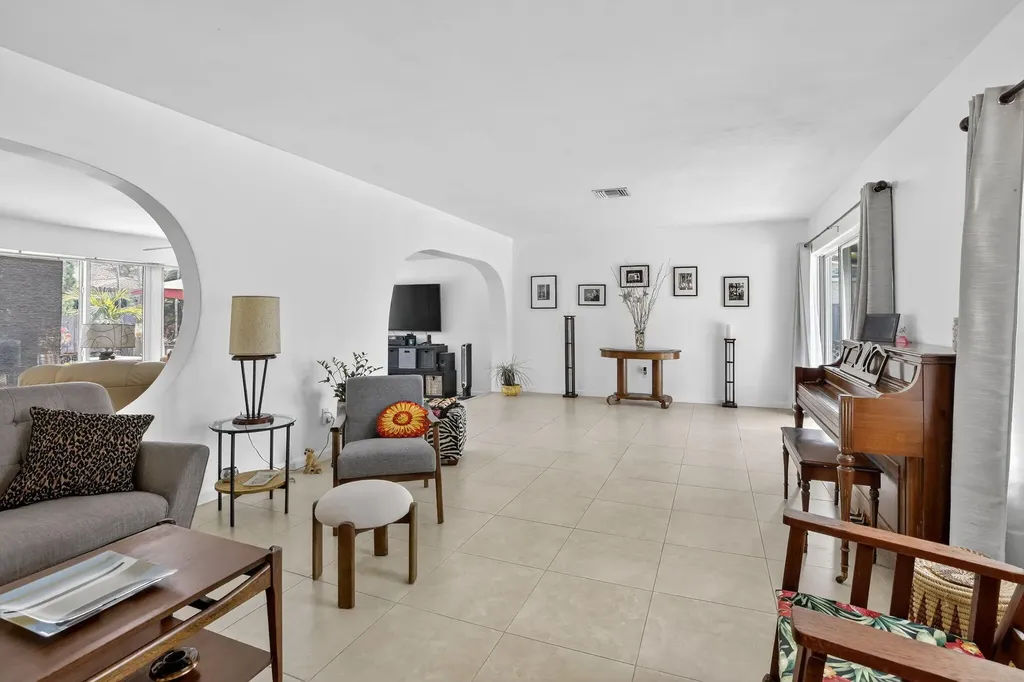 882 Azalea Court Plantation FL 33317