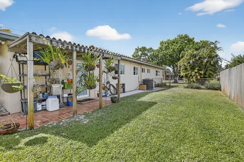 882 Azalea Court Plantation FL 33317