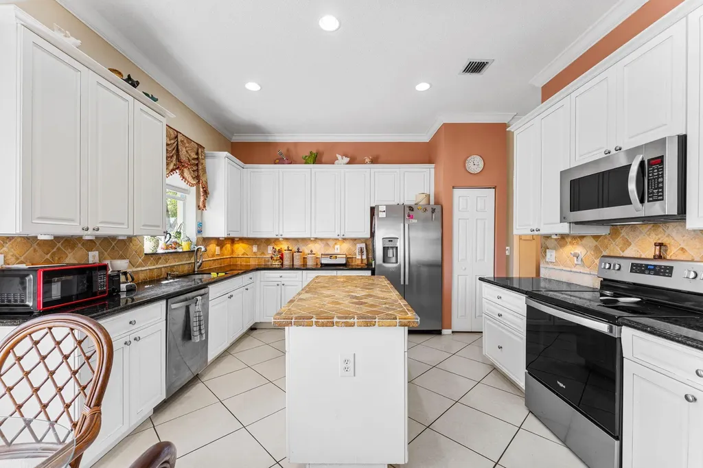 6529 Jog Estates Lane Boynton Beach FL 33437
