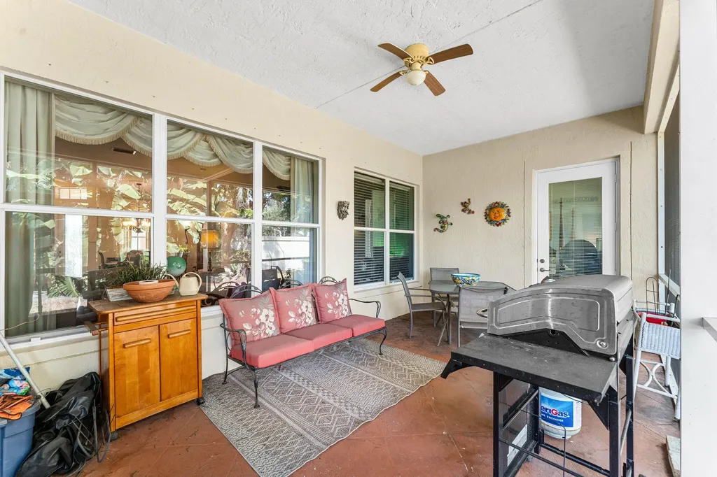 6529 Jog Estates Lane Boynton Beach FL 33437
