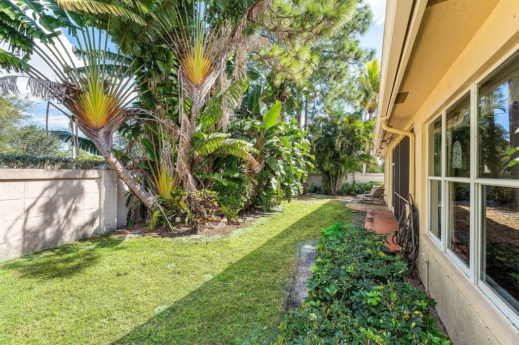 6529 Jog Estates Lane Boynton Beach FL 33437