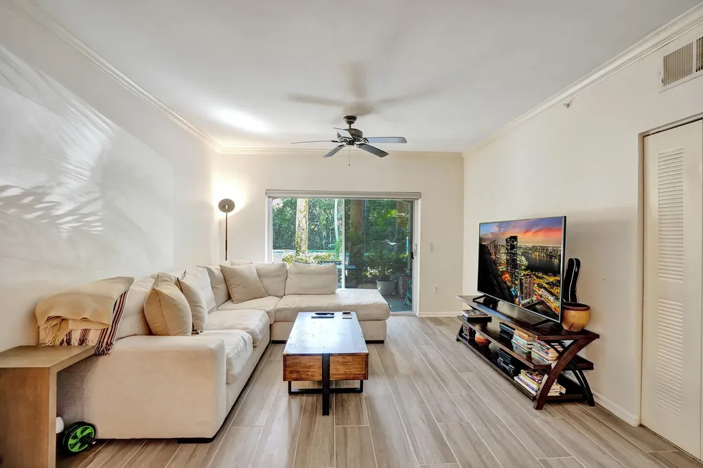 2113 Tuscany Way Boynton Beach FL 33435