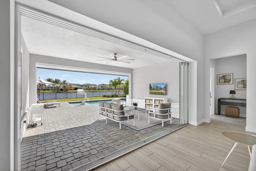 9221 Crestview Circle Palm Beach Gardens FL 33412