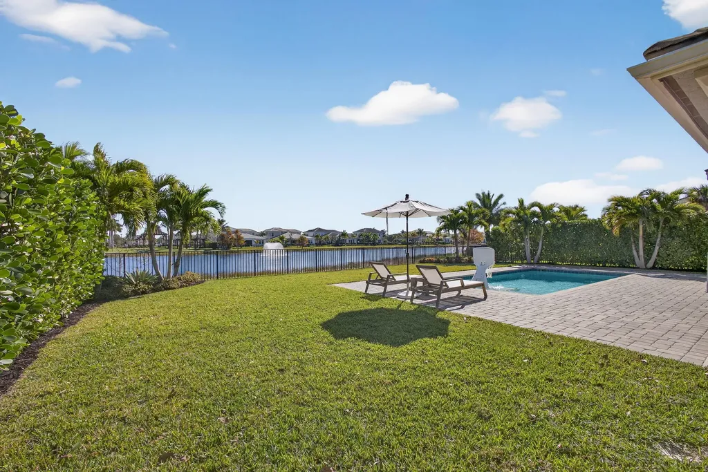 9221 Crestview Circle Palm Beach Gardens FL 33412