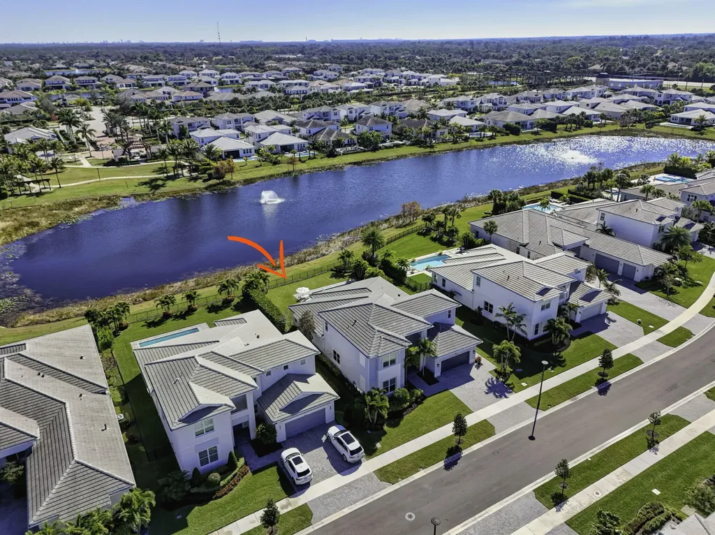 9221 Crestview Circle Palm Beach Gardens FL 33412