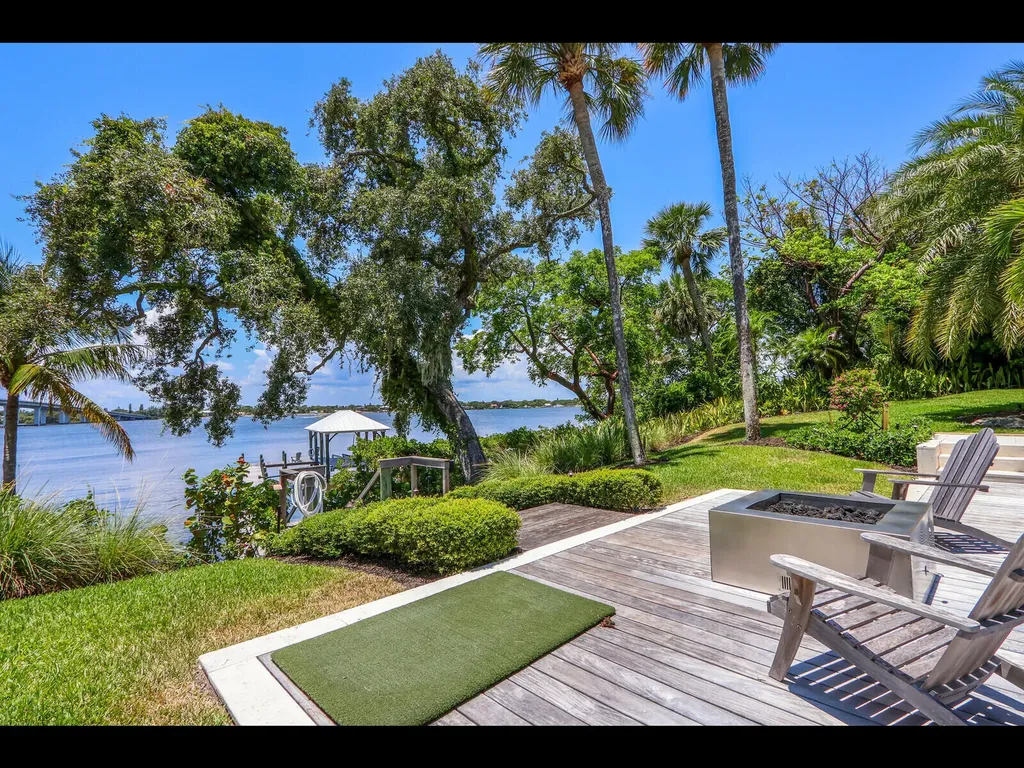 11 N River Road Sewalls Point FL 34996