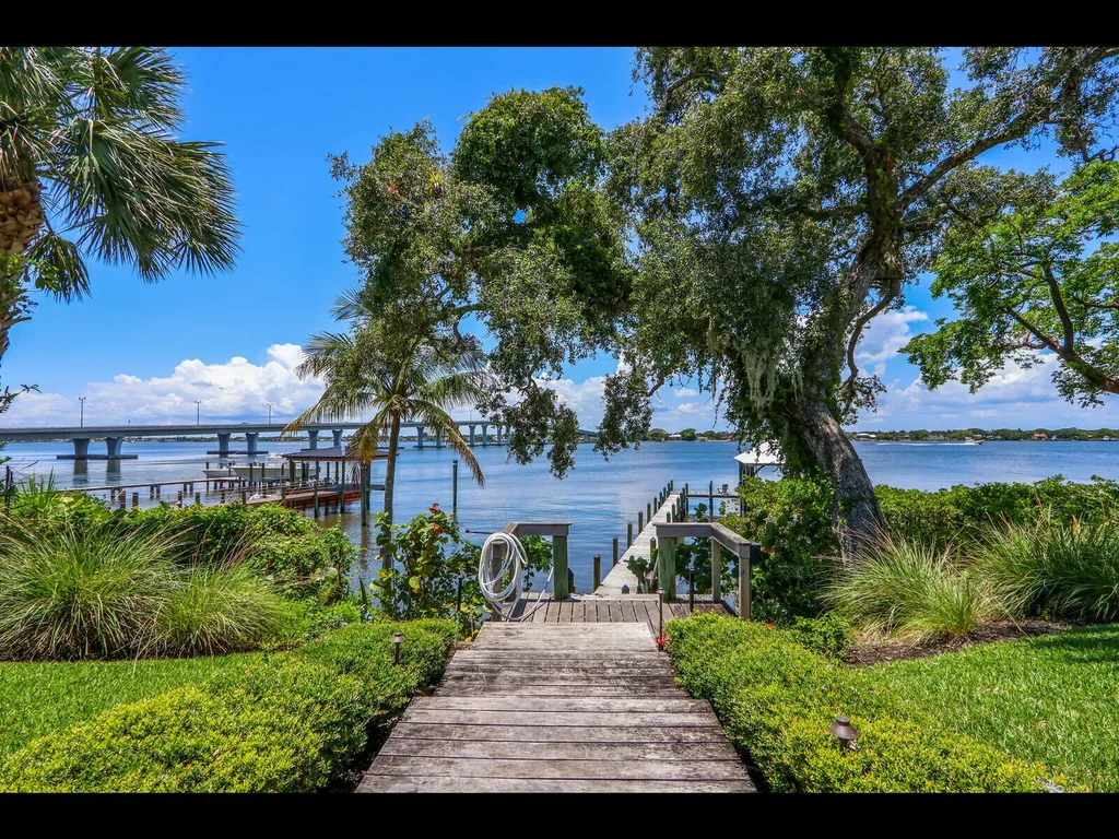 11 N River Road Sewalls Point FL 34996