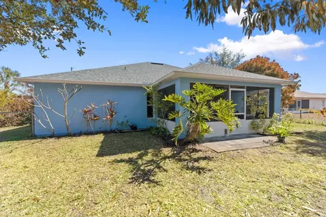 1958 SE Mandrake Circle Port St Lucie FL 34952