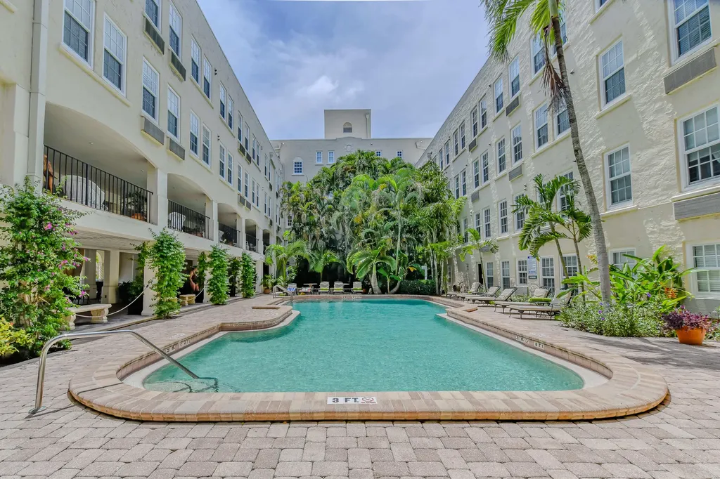 235 Sunrise Avenue Palm Beach FL 33480