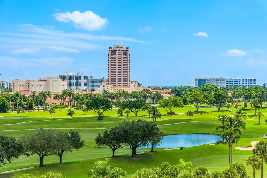 220 SE Mizner Boulevard Boca Raton FL 33432