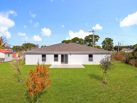 1390 Schumann Drive Sebastian FL 32958