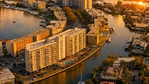401 Golden Isle Drive Hallandale Beach FL 33009
