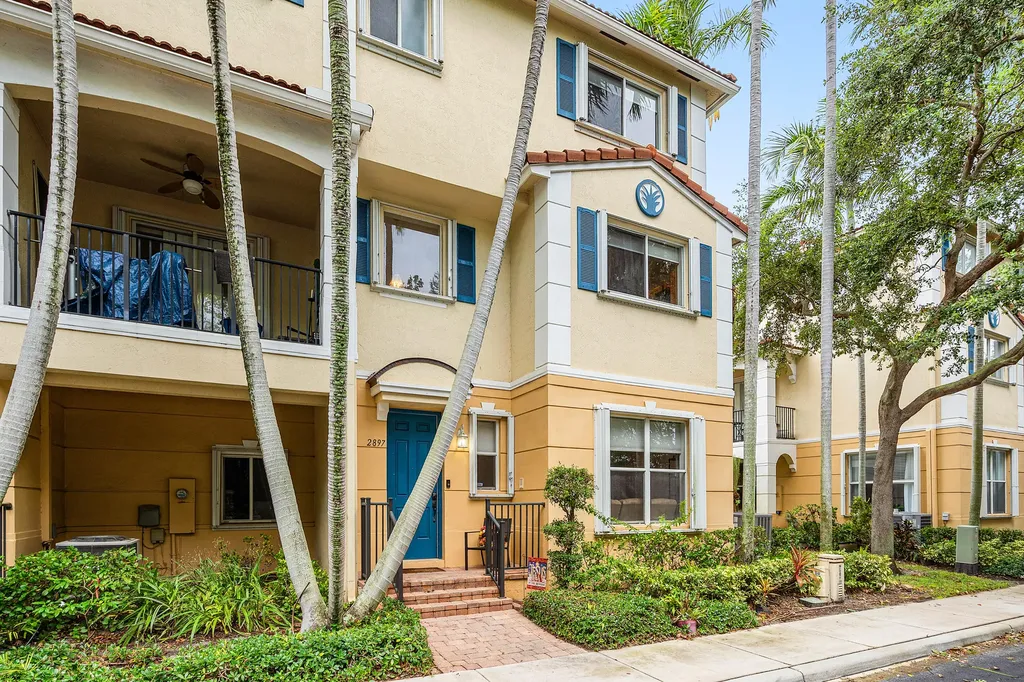2897 S Greenleaf Circle Boynton Beach FL 33426