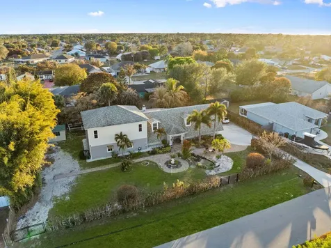 916 SW Abingdon Avenue Port St Lucie FL 34953