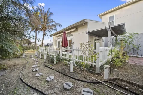 916 SW Abingdon Avenue Port St Lucie FL 34953