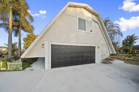 916 SW Abingdon Avenue Port St Lucie FL 34953