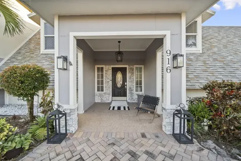 916 SW Abingdon Avenue Port St Lucie FL 34953