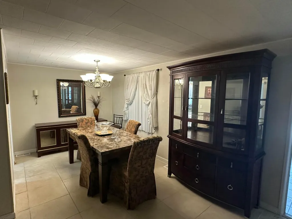 8261 E Club Road Boca Raton FL 33433