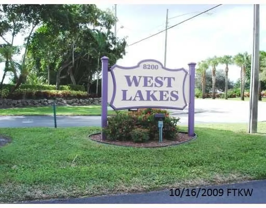 8261 E Club Road Boca Raton FL 33433