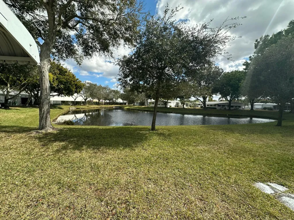 8261 E Club Road Boca Raton FL 33433