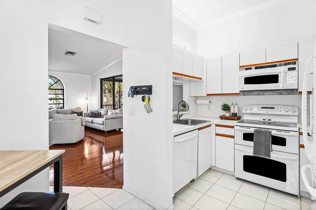 5406 Venetia Court Boynton Beach FL 33437