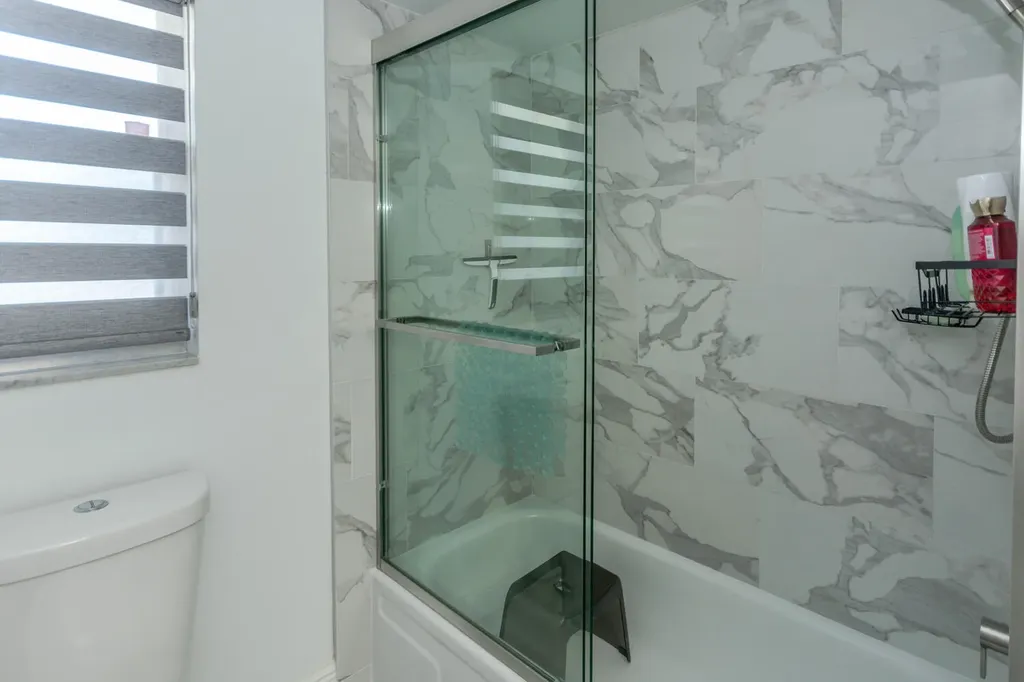 3951 Via Poinciana Lake Worth FL 33467