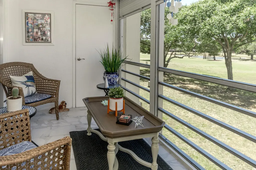 3951 Via Poinciana Lake Worth FL 33467