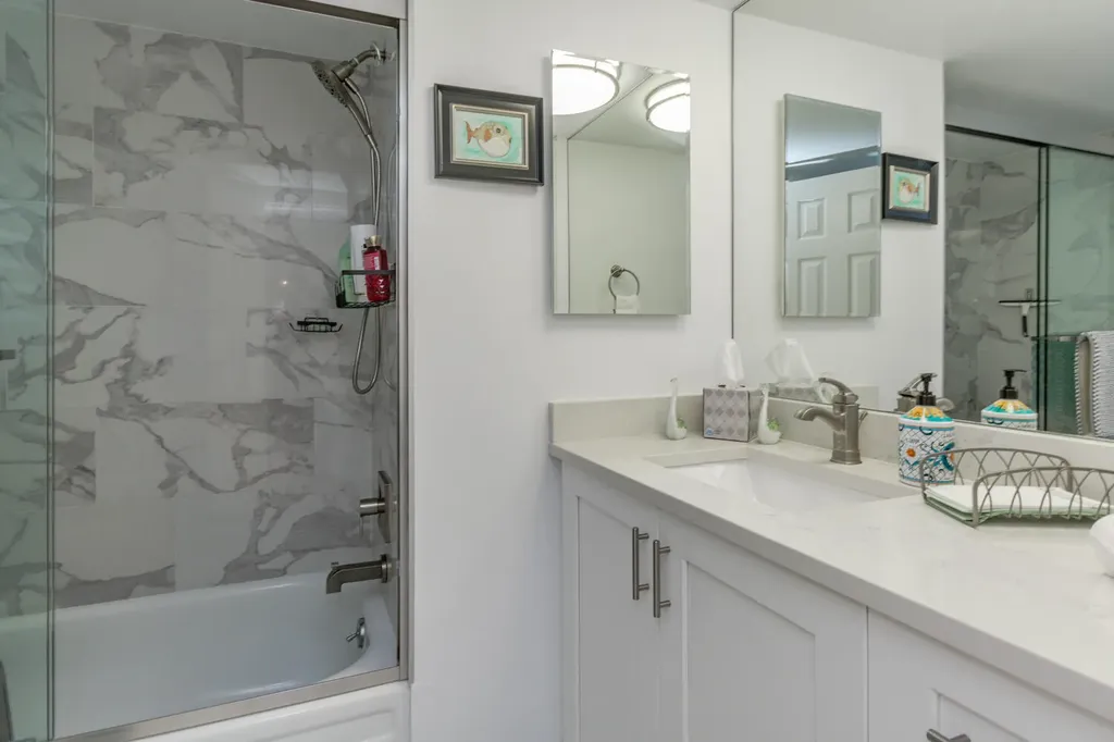 3951 Via Poinciana Lake Worth FL 33467