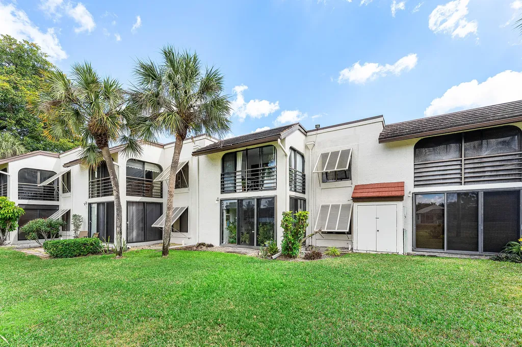 10155 Mangrove Drive Boynton Beach FL 33437