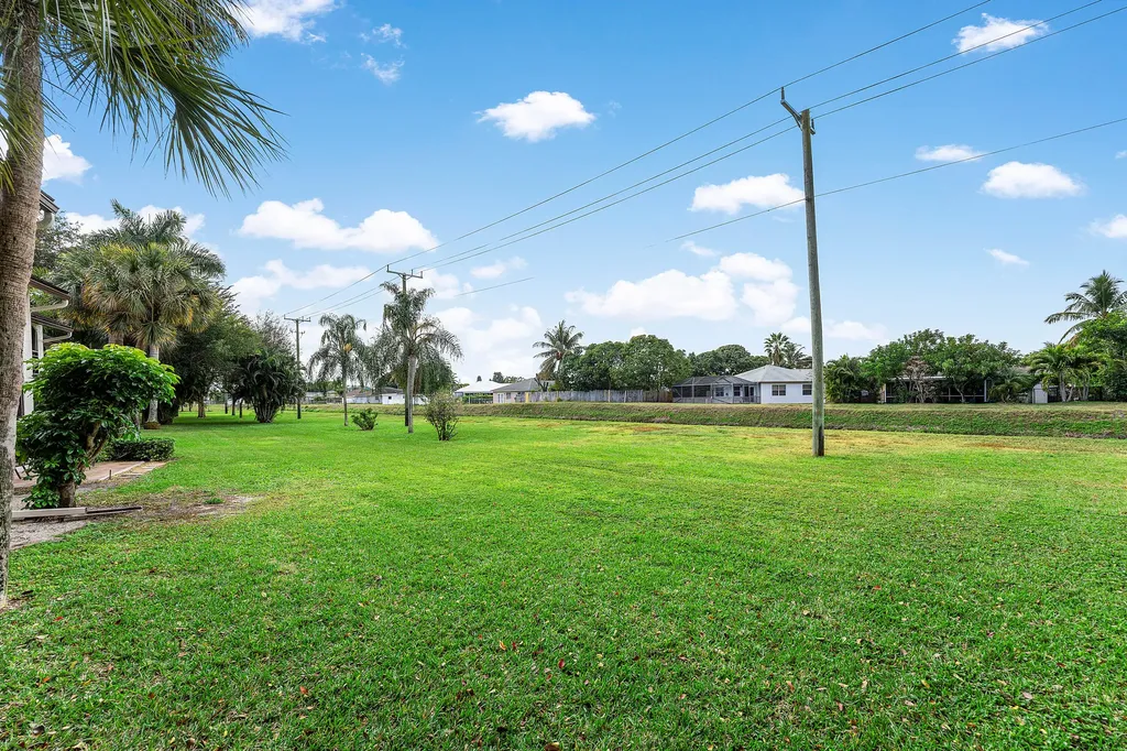 10155 Mangrove Drive Boynton Beach FL 33437