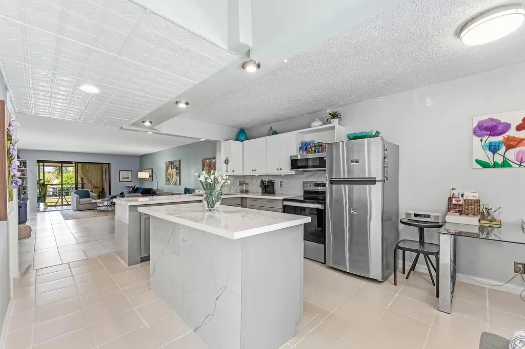 10155 Mangrove Drive Boynton Beach FL 33437