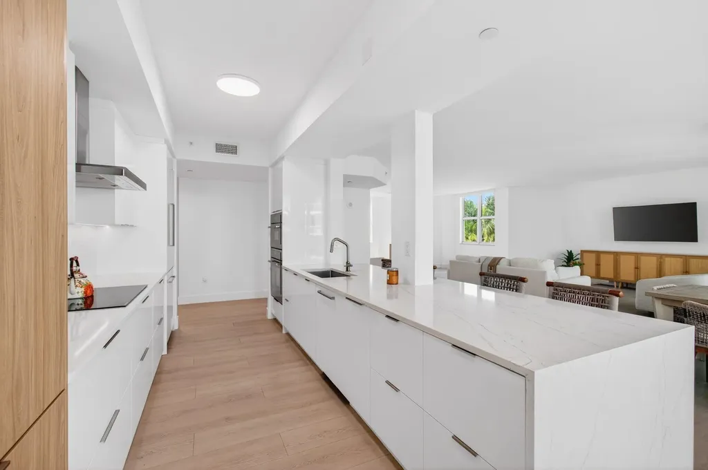 500 SE Mizner Boulevard SE Boca Raton FL 33432