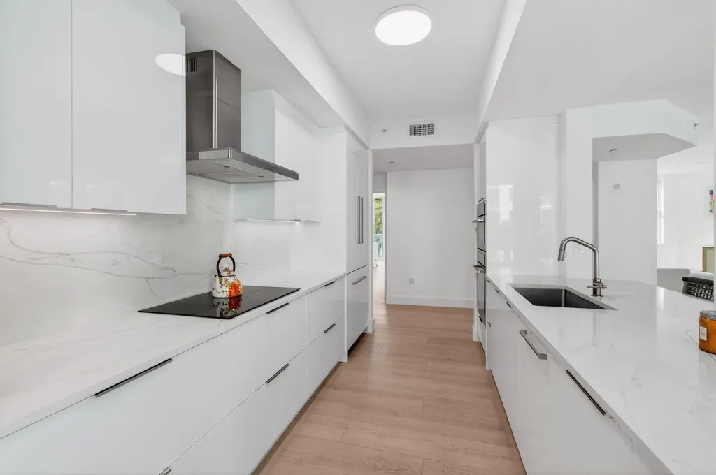 500 SE Mizner Boulevard SE Boca Raton FL 33432