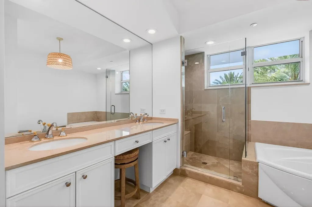 500 SE Mizner Boulevard SE Boca Raton FL 33432
