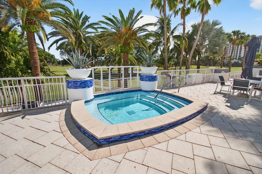500 SE Mizner Boulevard SE Boca Raton FL 33432