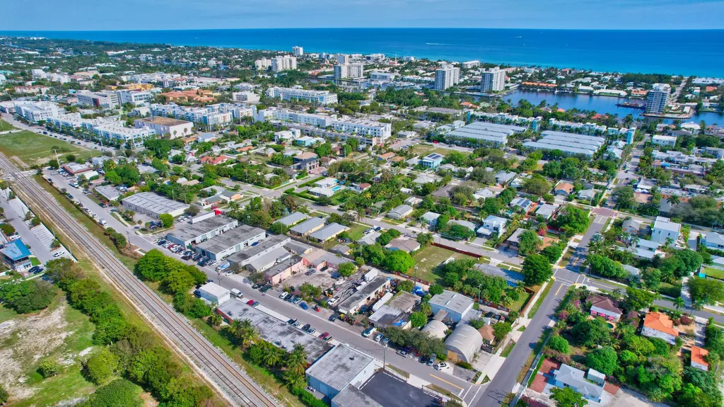 369 SE 2nd Avenue Delray Beach FL 33483
