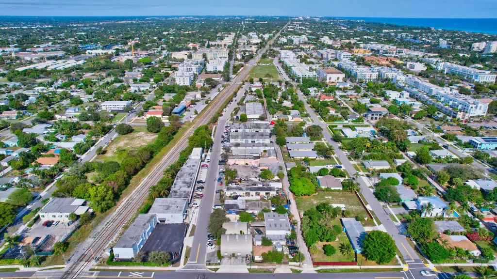 369 SE 2nd Avenue Delray Beach FL 33483
