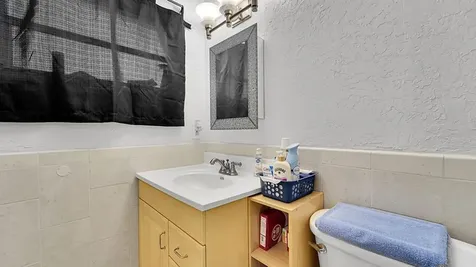 514 SW 73rd Avenue North Lauderdale FL 33068