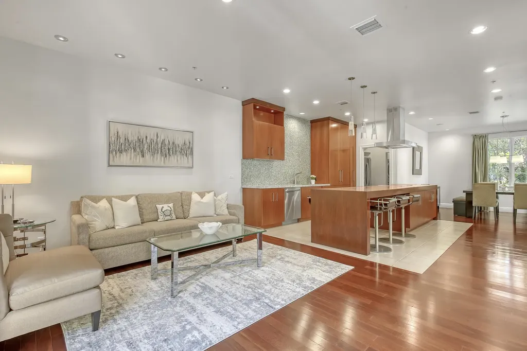 72 SE 6th Avenue Delray Beach FL 33483
