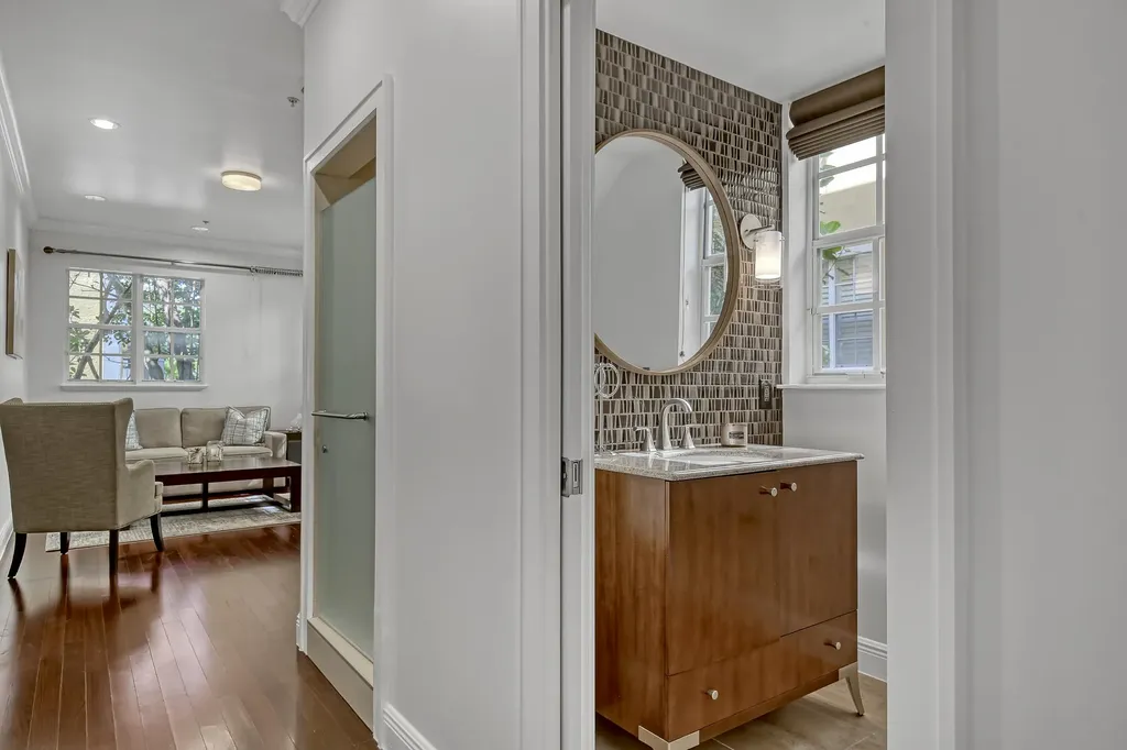 72 SE 6th Avenue Delray Beach FL 33483
