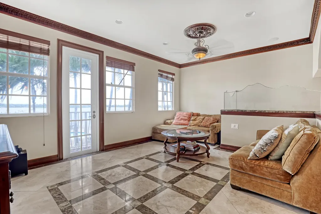 149 Harbors Way Boynton Beach FL 33435