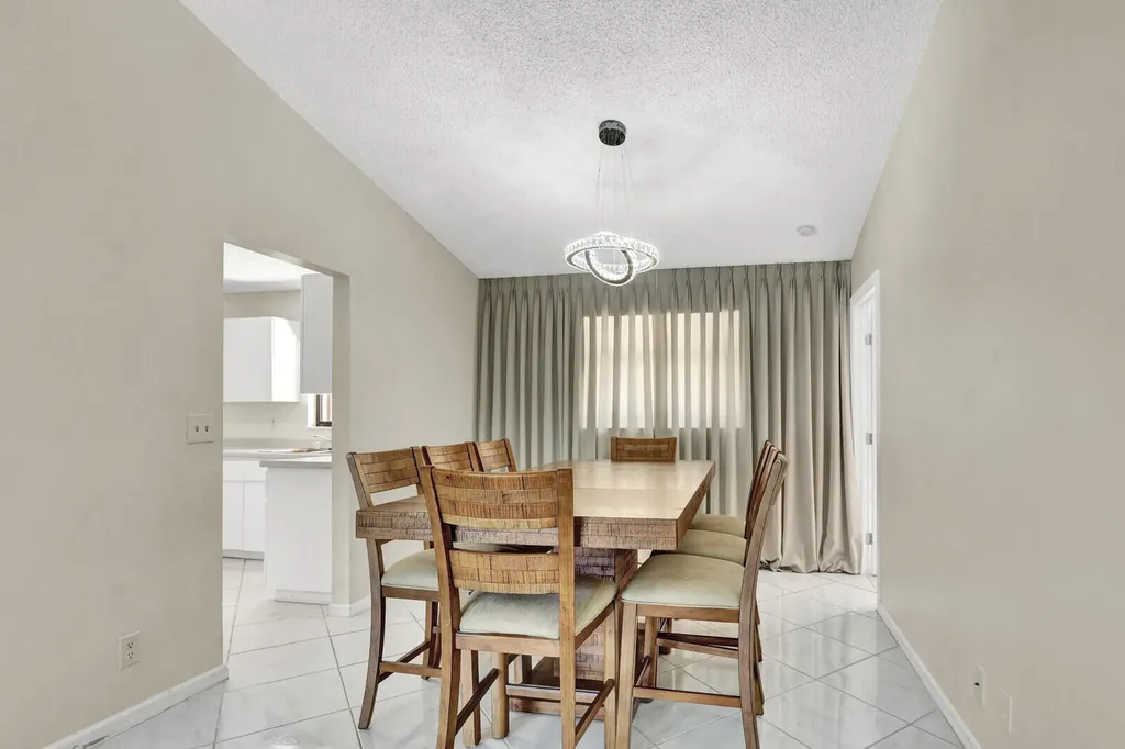 105 Sunflower Circle Royal Palm Beach FL 33411